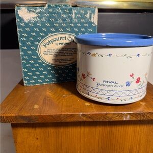 Potpourri Crock by RIVAL Box Art — Teal & Cream Graphic